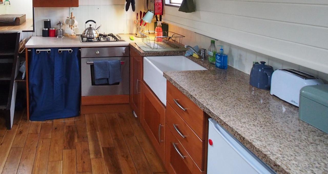 Roisin Dubh Houseboat Hotel Sallins Bagian luar foto