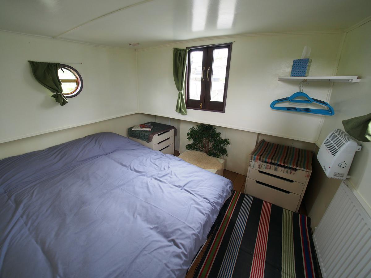 Roisin Dubh Houseboat Hotel Sallins Bagian luar foto